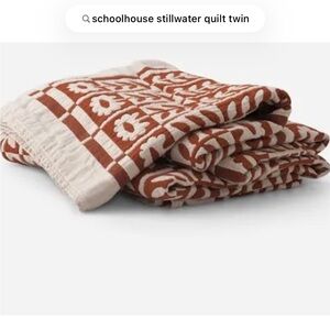 Schoolhouse Stillwater Quilt - Auburn, Twin